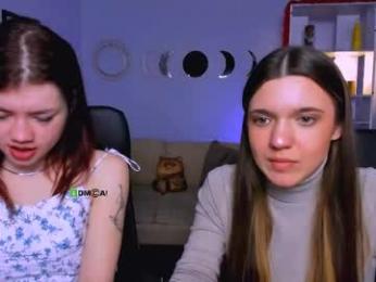 alira_glow webcam model stream image