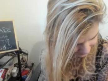 artsyandcraftsy_ webcam model stream image