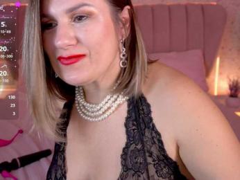 KiraRoxx webcam model stream image