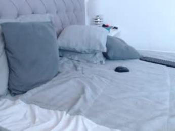 derek_group webcam model stream image