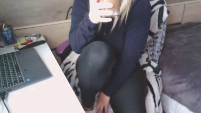 Larajustfu webcam model stream image