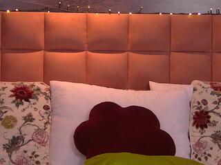 Olivia Onya webcam model stream image