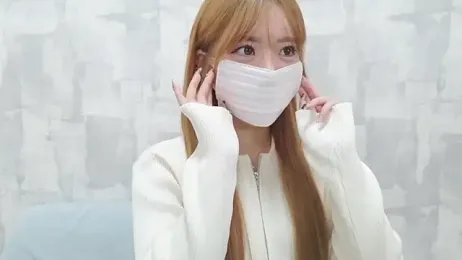 momo_love_ webcam model stream image