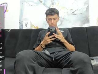 andy-dwels777 webcam camsoda model stream image