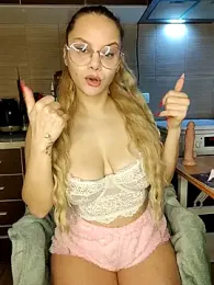 Tasty_Shape webcam model stream image