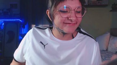 toxykitti webcam cam4 model stream image