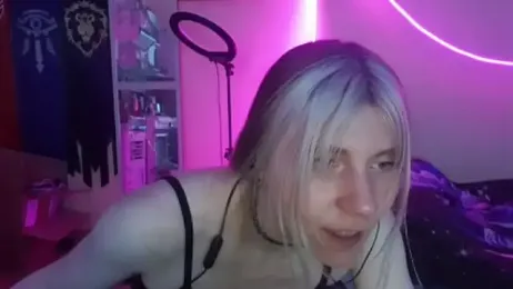 moon_shy webcam model stream image