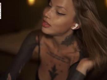 mileeena webcam model stream image