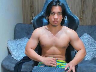 Soon Tennyson webcam model stream image