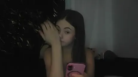 karlaluuvv webcam stripchat model stream image