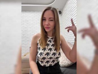 KitFox webcam bongacams model stream image