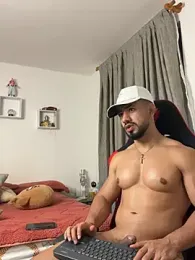 Ezzio_Scolaro webcam stripchat model stream image