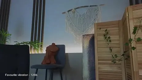 milly_shy stripchat stream image