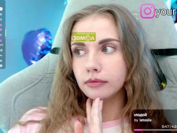 VikkiExtraCheese bongacams stream image