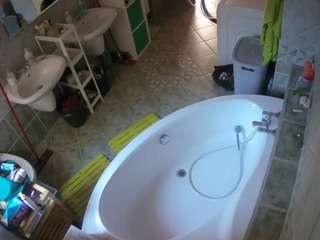 voyeurcam-julmodels-bath-1st-1 camsoda stream image