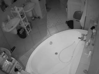 voyeurcam-julmodels-bath-1st-1 camsoda stream image