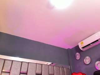 atinxnaugthy camsoda stream image