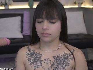 zoe-cruz21 camsoda stream image