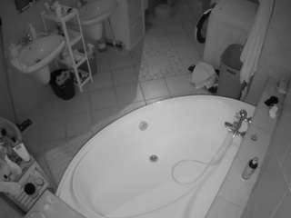 voyeurcam-julmodels-bath-1st-1 camsoda stream image