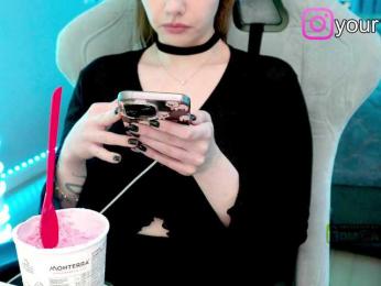 VikkiExtraCheese bongacams stream image