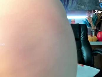 honey_pinkgreen chaturbate stream image