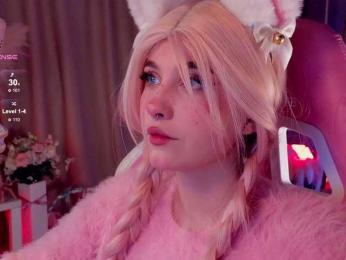 HoneyCherry bongacams stream image