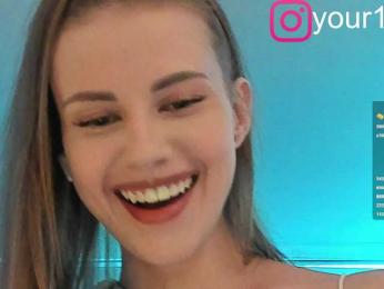 VikkiExtraCheese bongacams stream image