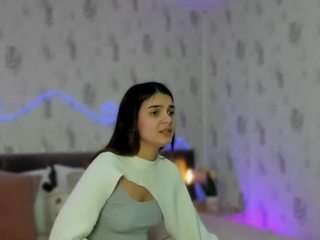 emyliesander camsoda stream image