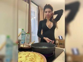 Roxysh bongacams stream image