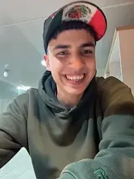 AdrianRinaldi stripchat stream image