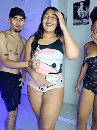 royalgirls_x stripchat stream image