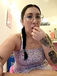 You-kitty2025 stripchat stream image