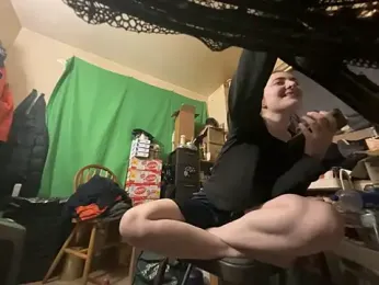 Snowbunnycake_131 stripchat stream image