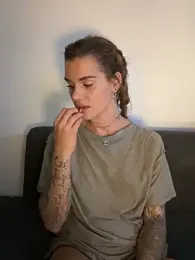 EmiliaCatalina stripchat stream image