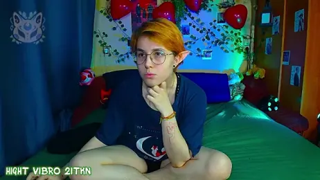 TrickyKitsune stripchat stream image