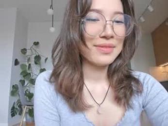 yours_meyy chaturbate stream image