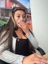 LIZ-06_ stripchat stream image