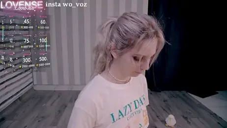 Careful_i_bite stripchat stream image