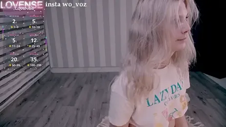 Careful_i_bite stripchat stream image