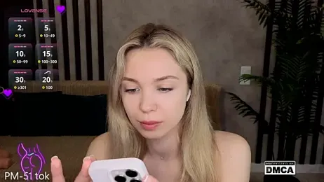 Holl1Would stripchat stream image