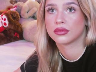 Maci Reynolds flirt4free stream image