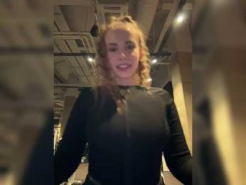 VikkiExtraCheese bongacams stream image