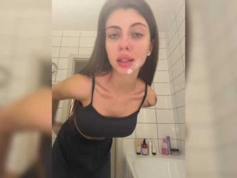 Roxysh bongacams stream image