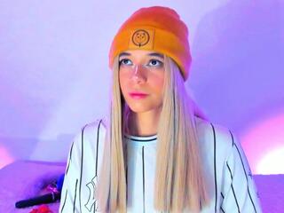 Scarlet Bridge flirt4free stream image