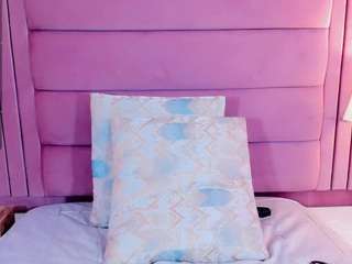 emmajonees camsoda stream image