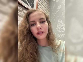 VikkiExtraCheese bongacams stream image