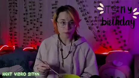 TrickyKitsune stripchat stream image