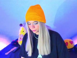 Scarlet Bridge flirt4free stream image