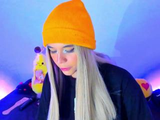 Scarlet Bridge flirt4free stream image